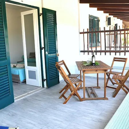 Casa de Férias Titina Village Porto Vulcano (Isola)